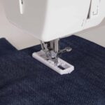 Singer 12-Stitch Sewing Machine - Metal Frame, LED Light - Image 3